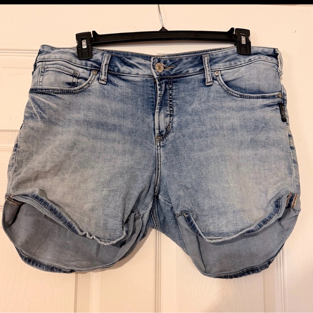 Silver Jean Co. Women’s Denim Jean Shorts Jorts 32/4 Washed Color